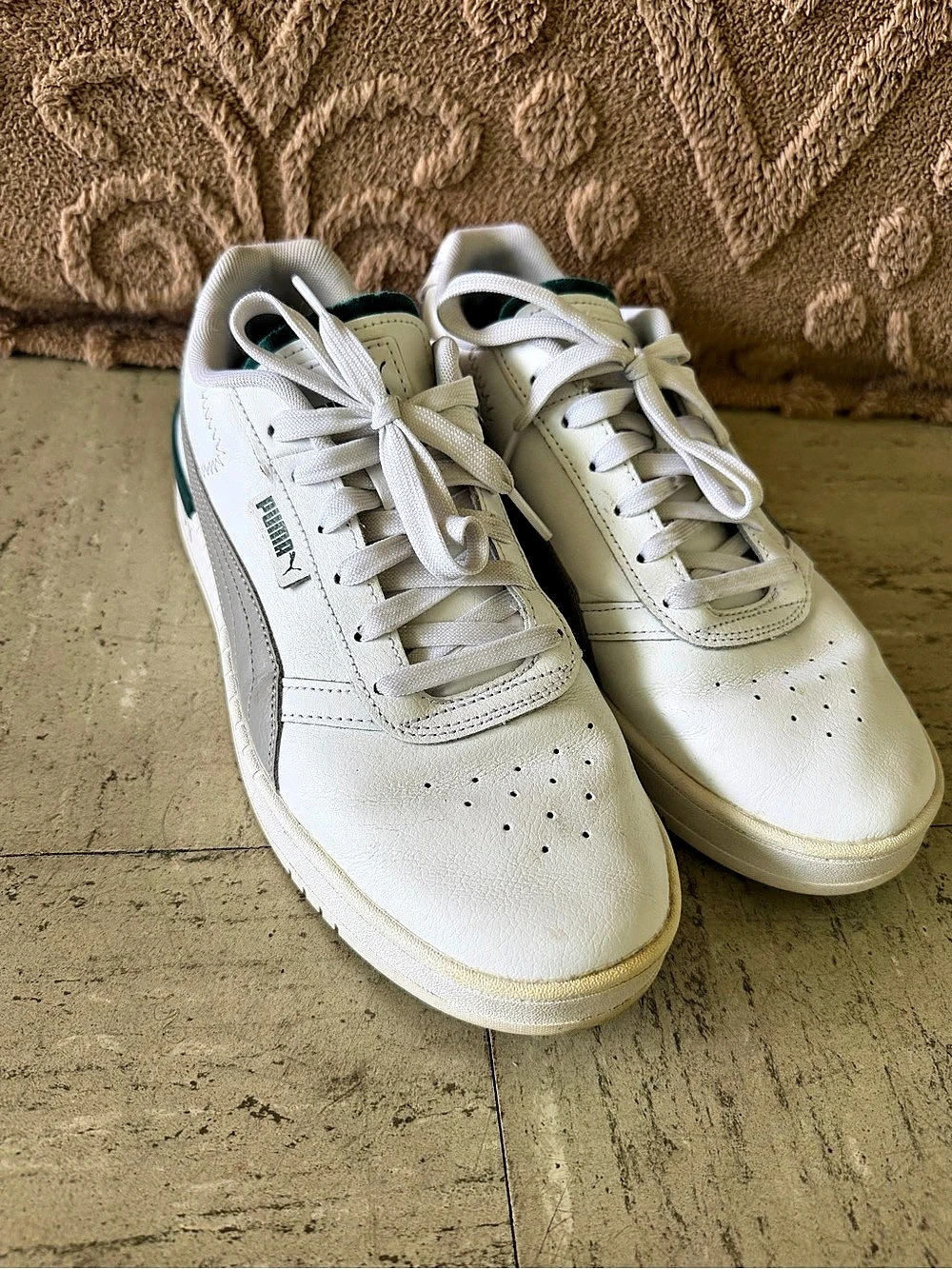 Pre Owned PUMA Men’s Classico Casual Shoes White-Gray / Green Size 8.5 US